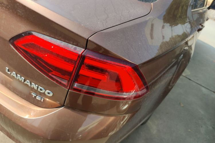 Used Volkswagen Lamando 2015 230TSI DSG Fashion Edition
