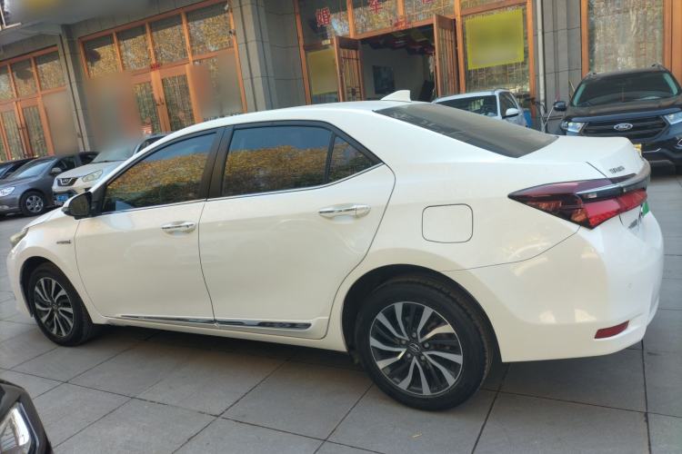 Used Toyota Corolla 2018 Dual-Engine 1.8L E-CVT Smart Edition
