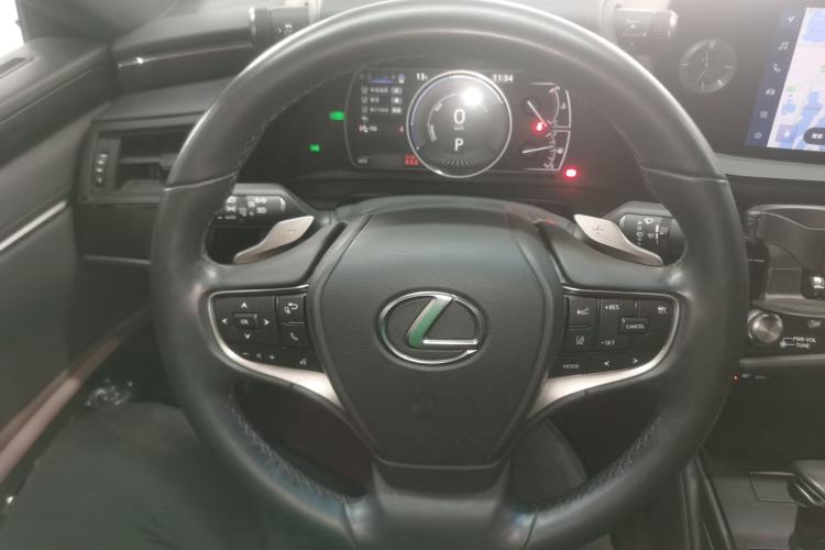 Used Lexus ES 2022 300h Excellence Edition
