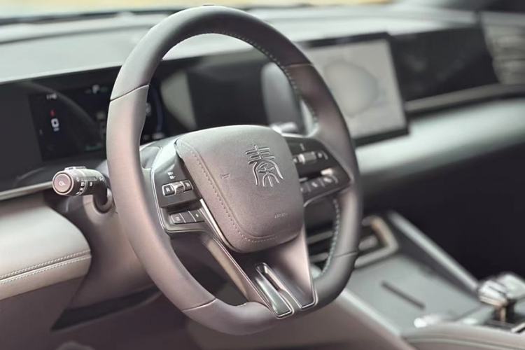 Used BYD Qin L 2024 DM-i 80KM Leading Model
