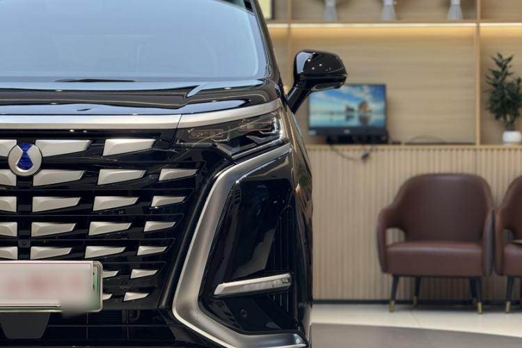 Used Denza D9 2024 DM-i 980 Four-Wheel Drive Prestige Model
