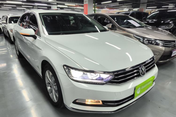 Used Volkswagen Magotan 2018 Facelift 330TSI DSG Luxury Model