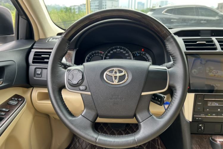 Used Toyota Camry 2015 2.0G Premier Edition
