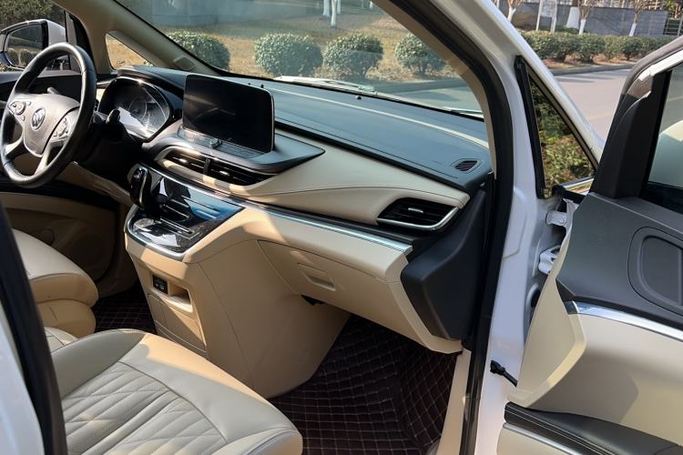 Used Buick GL8 2023 Land Executive Class 652T Luxury Model
