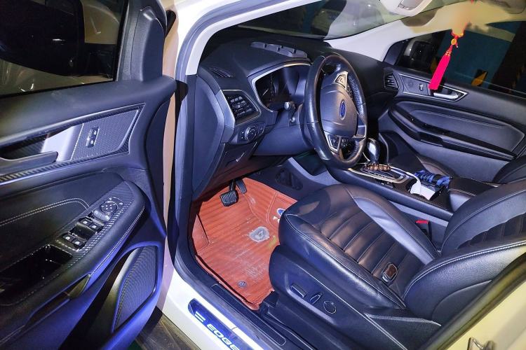 Used Ford Edge 2016 EcoBoost 245 Four-Wheel Drive Titanium Edition 7-Seater
