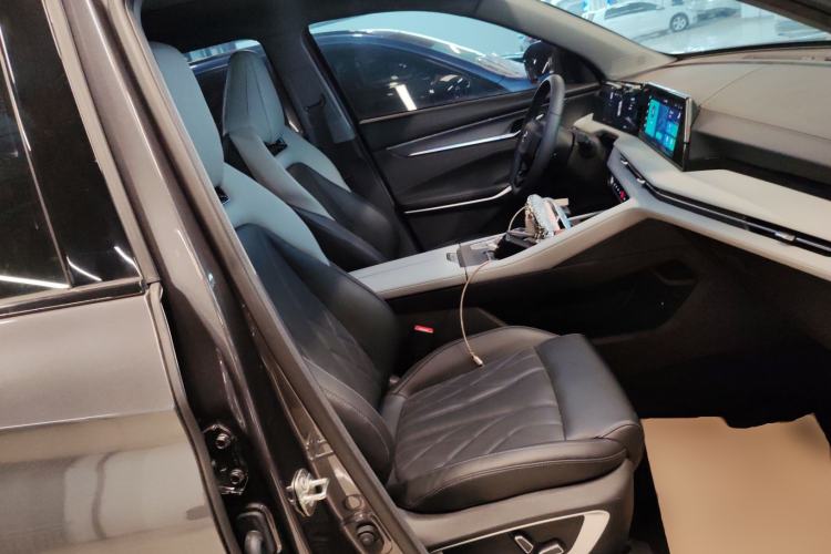 Used Changan CS75 PLUS 2024 3rd Generation Champion Edition 1.5T Intelligent Drive Dynamic Model
