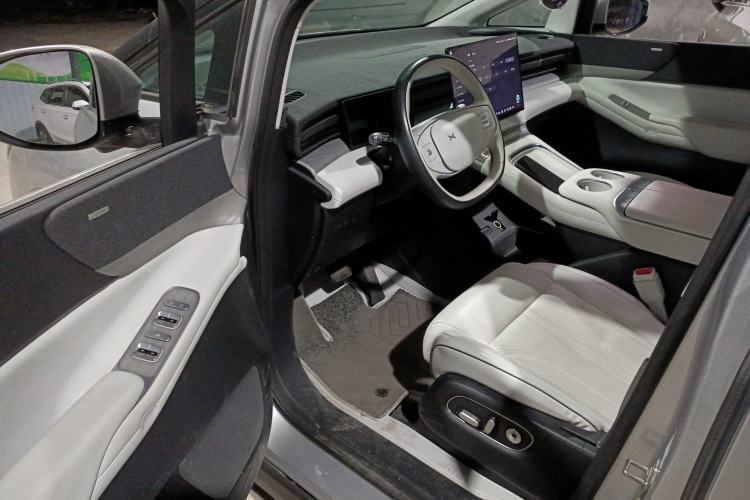 Used XPeng X9 2024 702 Ultra-Long Range Max
