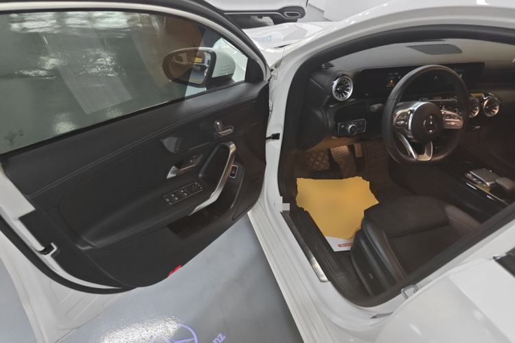 Used Mercedes-Benz A-Class 2022 Revised Version A 200 L Sport Sedan Fashionable Style
