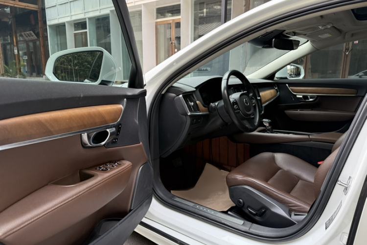 Used Volvo S90 2020 T5 Zhiyi Luxury Edition

