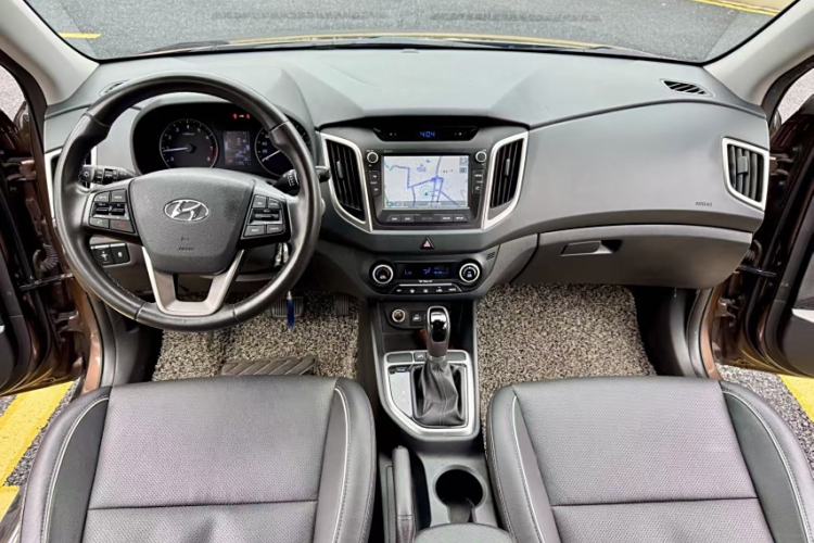 Used Hyundai ix25 2015 1.6L Automatic Two-Wheel-Drive Deluxe DLX Model
