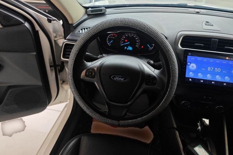 Used Ford Escort 2015 1.5L Automatic Fashion Model