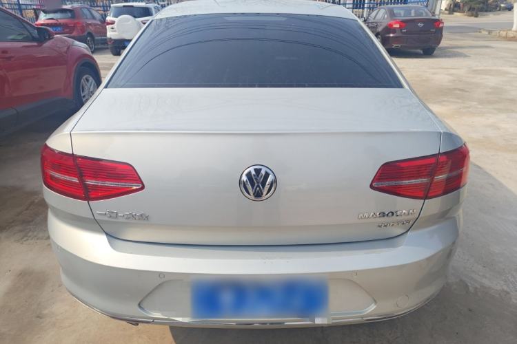 Used Volkswagen Magotan 2017 330TSI DSG Leading Model
