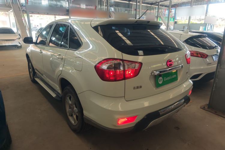 Used BYD S6 2014 2.0L Manual Luxury 5-Seater
