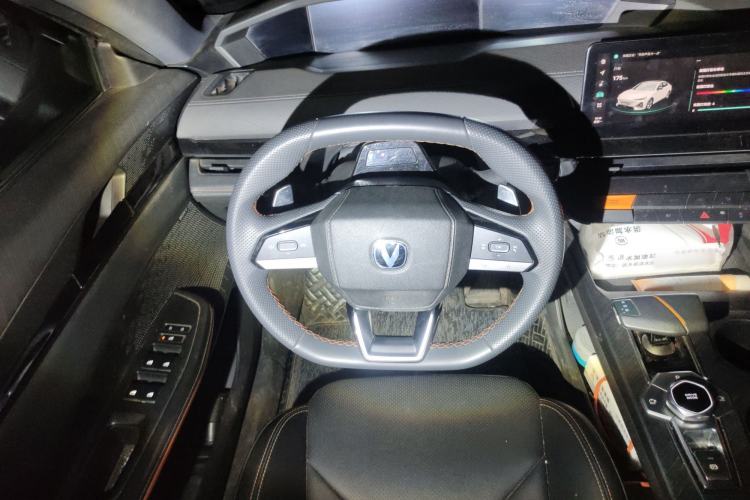 Used Changan UNI-V 2022 1.5T Prestige Version
