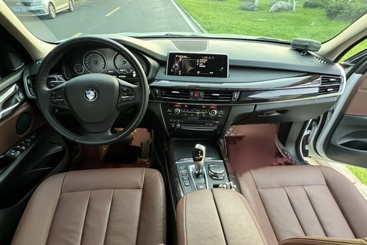 Used BMW X5 2015 xDrive28i
