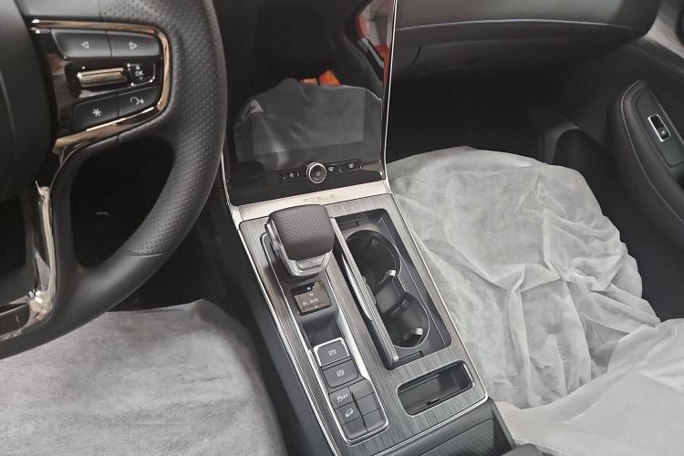 Used Roewe RX5 2025 PLUS 330TGI Automatic Trendsetting Smart Edition
