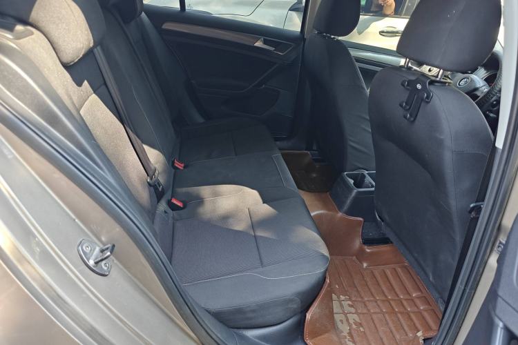 Used Volkswagen Golf 2014 1.6L Manual Fashion Edition
