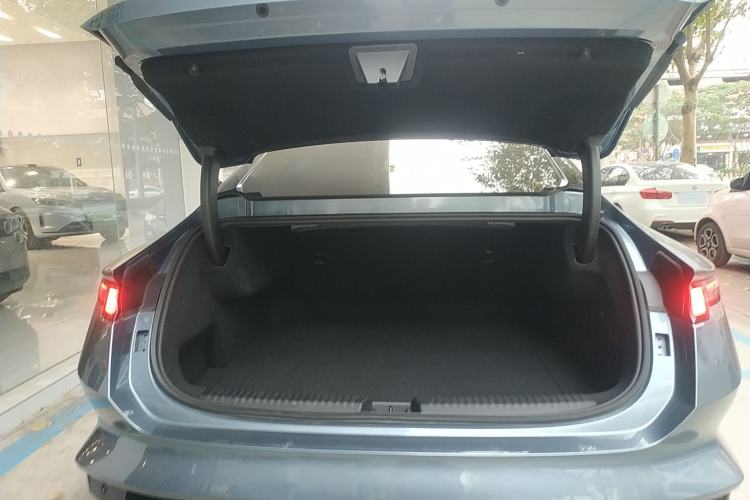 Used Lynk & Co Z10 2025 95 kWh 702 km All-Wheel Drive Intelligent Driving Ultra
