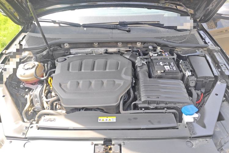 Used Volkswagen Magotan 2025 Zhongxiang Version 330TSI DSG Luxury Edition
