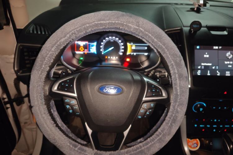 Used Ford Edge 2016 EcoBoost 245 Two-Wheel-Drive Titanium 7-Seater
