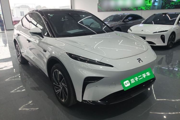 Used  R7 2025 Advanced Edition