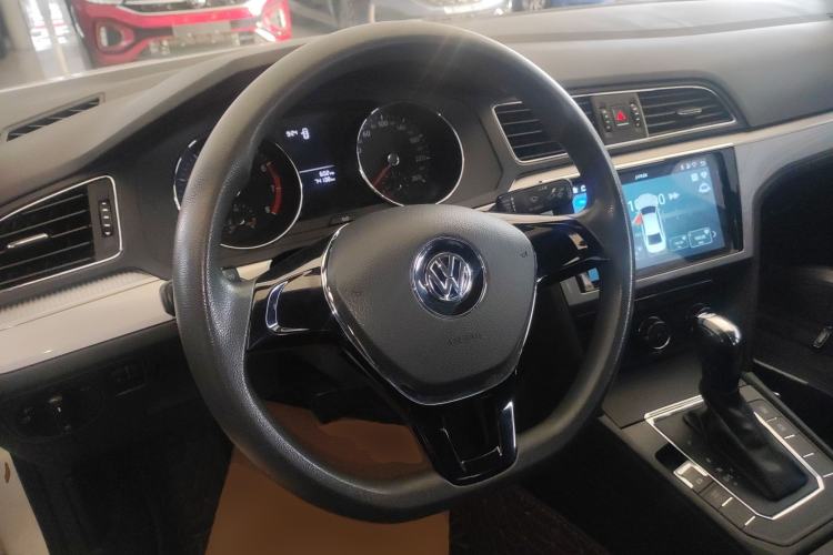 Used Volkswagen Lamando 2017 230TSI DSG Fashion Edition
