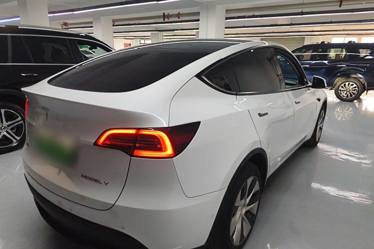 Used Tesla Model Y 2021 Long-Range All-Wheel-Drive Version