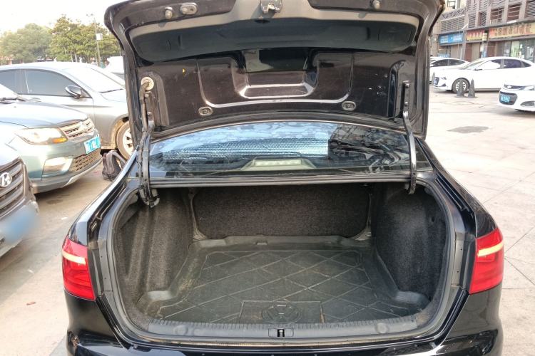 Used Volkswagen Lavida 2013 Revised Classic 1.6L Manual Fashion Edition