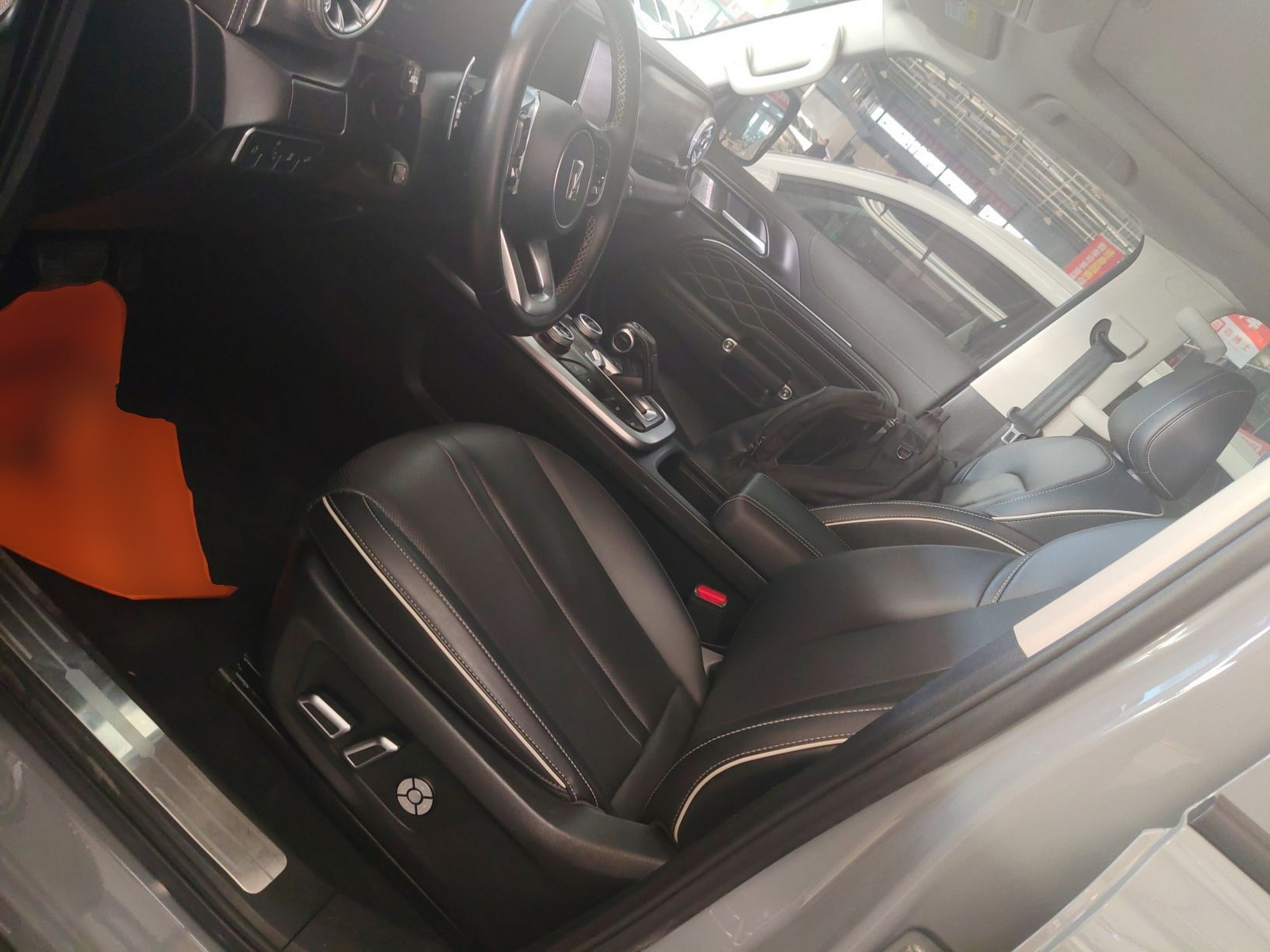 Переднее сиденье в автомобиле