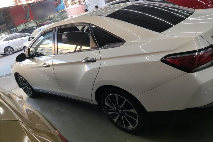 Used Venucia D60 2018 1.6L CVT Smart Connect Luxury Edition
