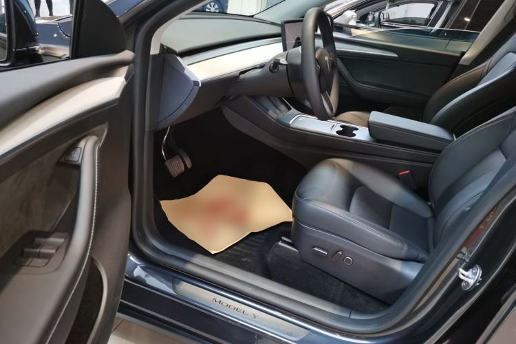 Used Tesla Model Y 2024 Long-Range All-Wheel-Drive Version
