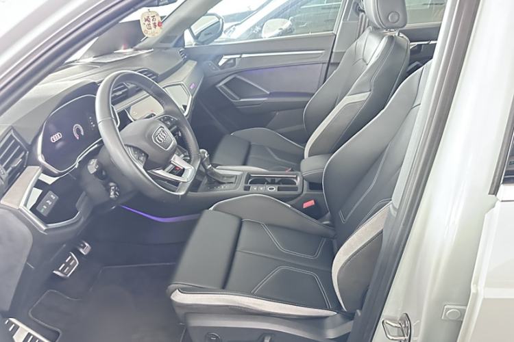 Used Audi Q3 2024 40 TFSI Fashion Dynamic Model
