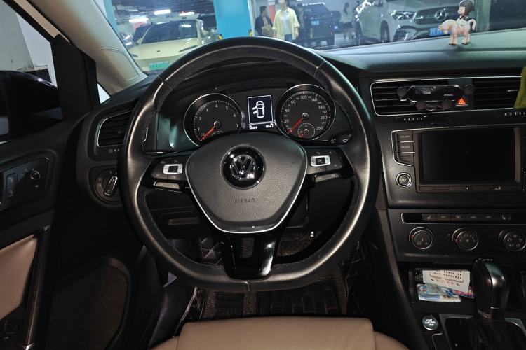 Used Volkswagen Golf 2017 230TSI Automatic Luxury Million-Vehicle Commemorative Edition
