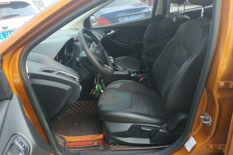 Used Ford Focus 2015 Hatchback 1.6L Automatic Fashion Edition
