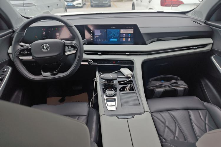 Used Changan CS75 PLUS 2024 3rd Generation Champion Edition 1.5T Intelligent Drive Dynamic Model
