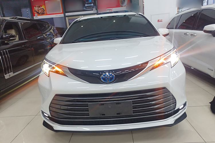 Used Toyota Sienna 2021 2.5L Hybrid Premium Edition