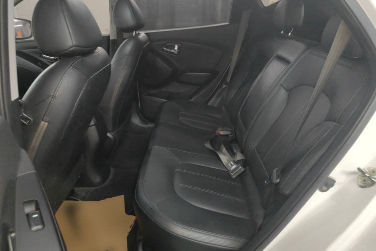 Used Hyundai ix35 2013 2.0L Automatic Two-Wheel Drive Smart GLS China IV Standard
