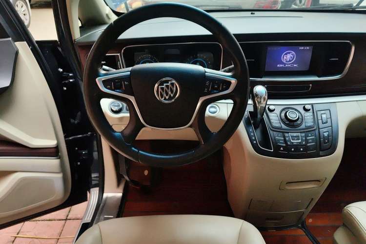 Used Buick GL8 2014 3.0L GT Luxury Business Haoya Edition
