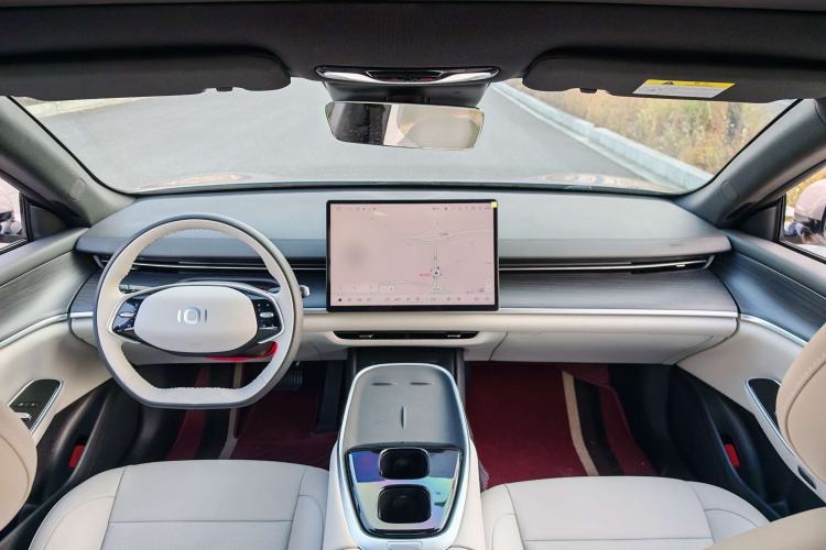 Used  A07 2025 All-Electric "Real Bargain" 525 Luxury Model