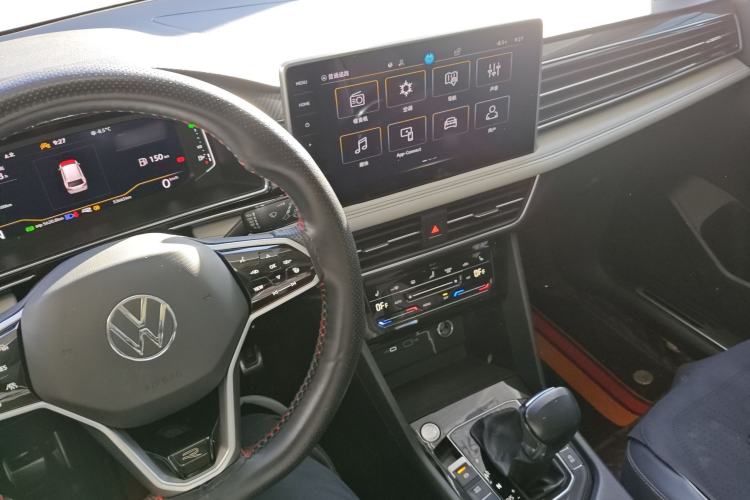 Used Volkswagen Tiguan L 2023 330TSI Automatic Two-Wheel Drive R-Line Enjoyment Edition
