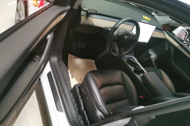 Used Tesla Model Y 2021 Long-Range All-Wheel-Drive Version 3D7