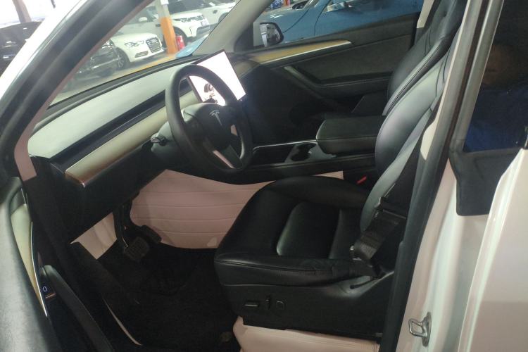 Used Tesla Model Y 2021 Long-Range All-Wheel-Drive Version
