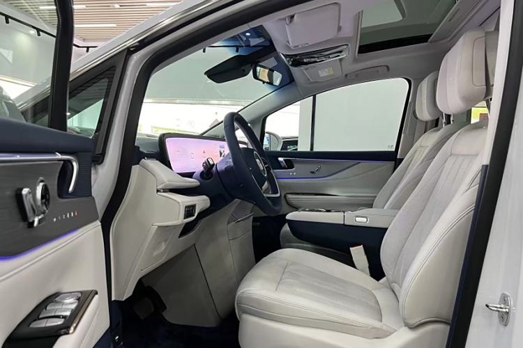 Used Buick GL8 New Energy 2024 Lu Zun Luxury Edition 6-Seater
