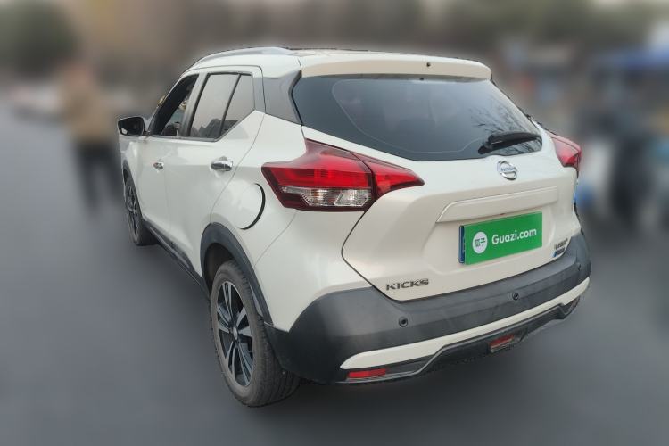 Used Nissan Kicks 2018 1.5L CVT Smart Connect Luxury Edition
