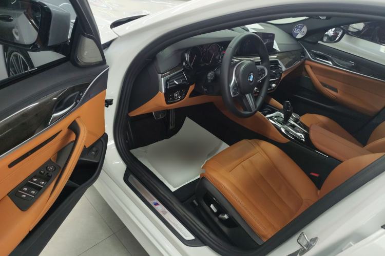 Used BMW 5 Series 2018 530Li Luxury Edition M Sport Package
