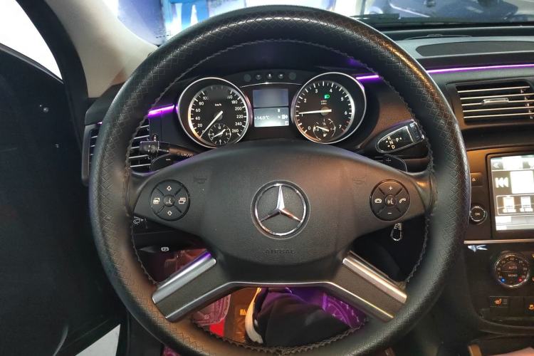 Used Mercedes-Benz R-Class 2017 R 320 4MATIC Business Edition Prestige Model
