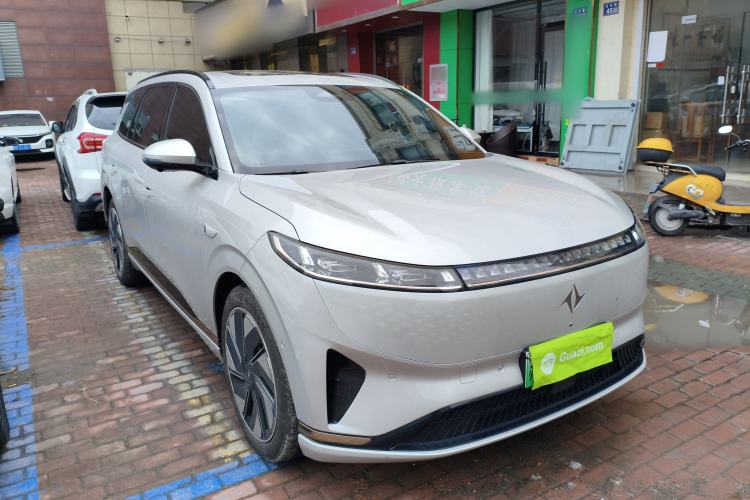 Used  eπ008 2024 210Max Range-Extended Version 6 Seats