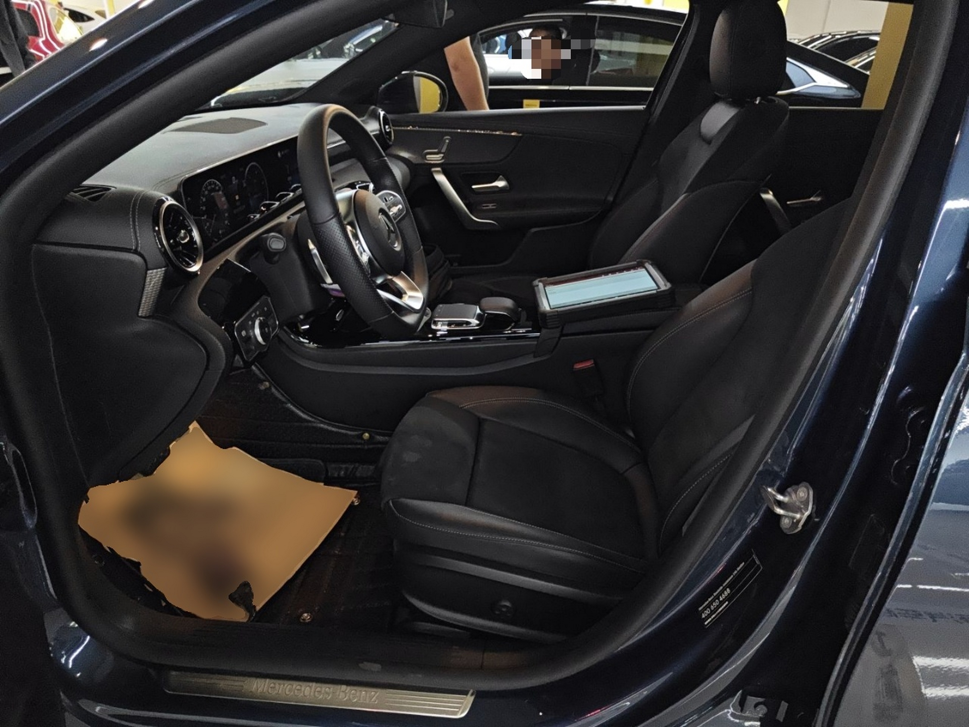 Переднее сиденье в автомобиле