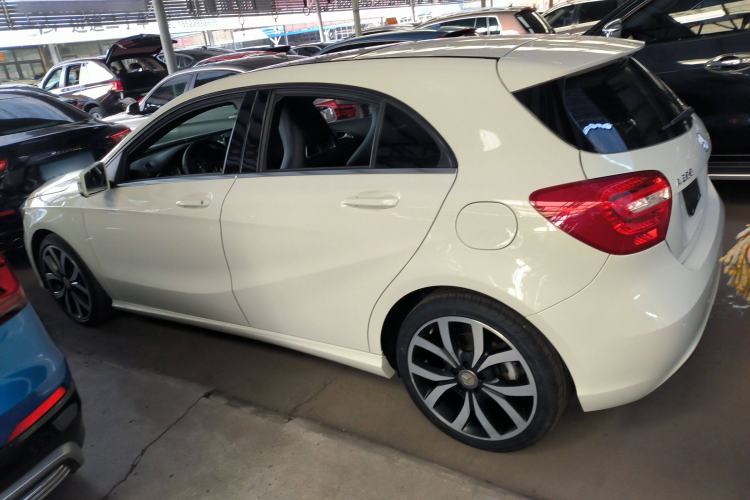 Used Mercedes-Benz A-Class 2015 A 200 Fashion Model
