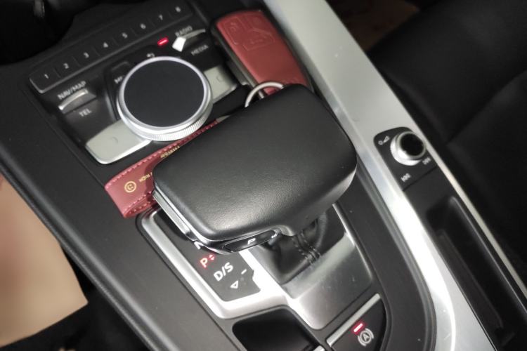 Used Audi A4L 2018 30th Anniversary Edition 40 TFSI Fashion Model